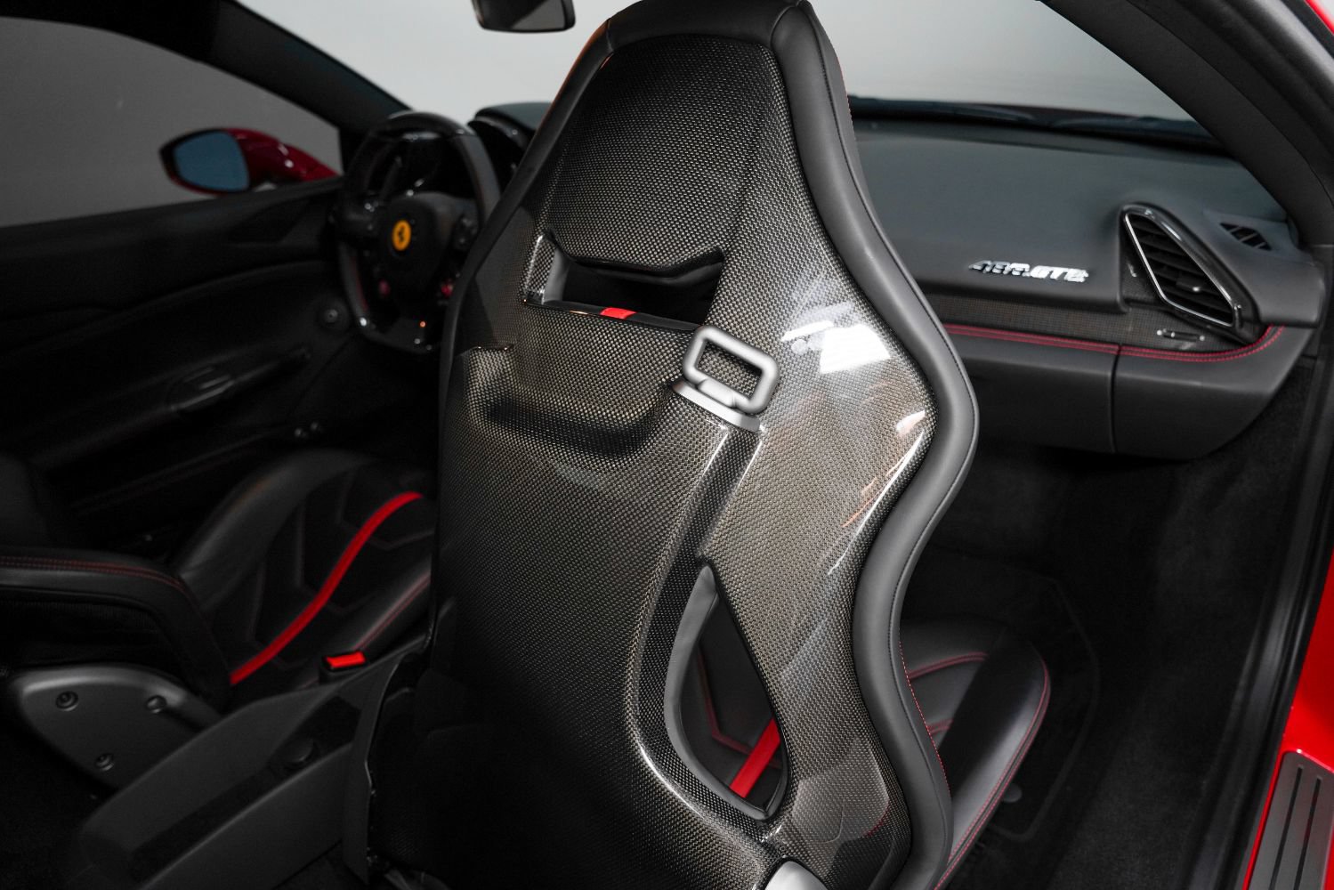 Used 2017 Ferrari 488 GTB RWD image 37