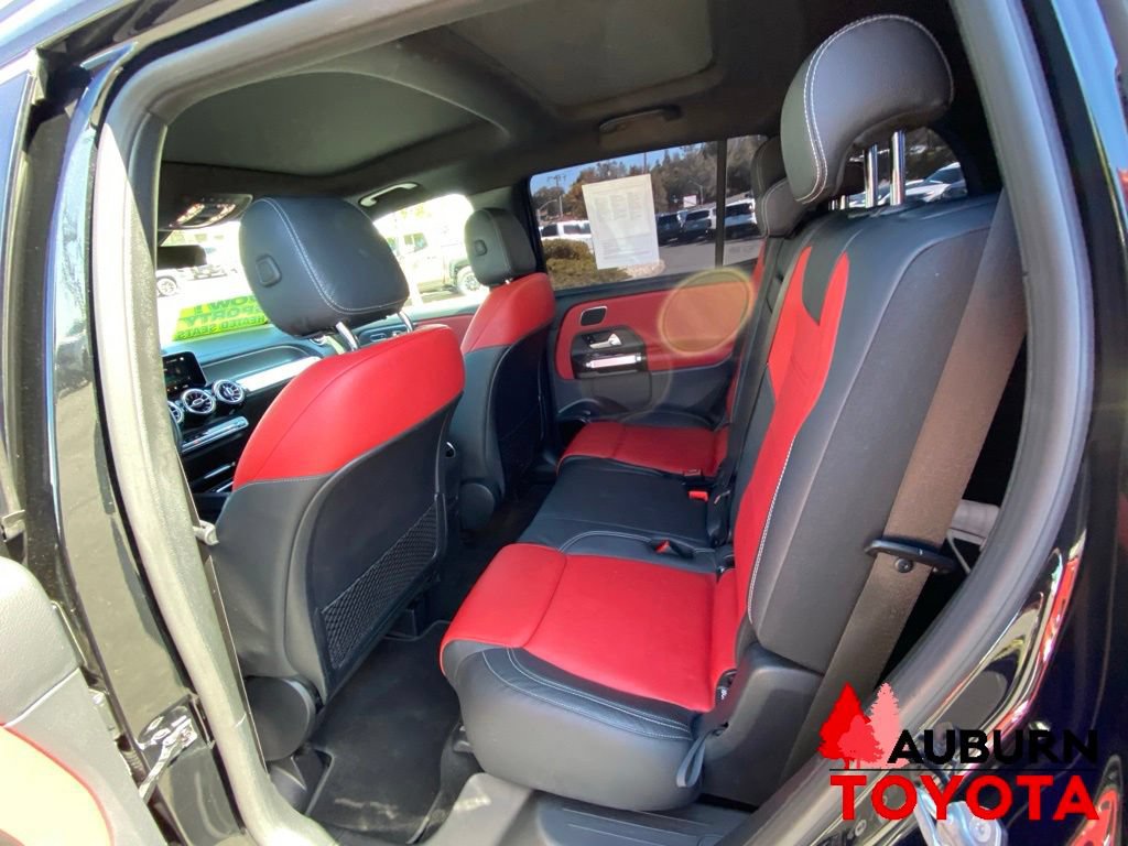 Used 2021 Mercedes-Benz GLB 250 4MATIC image 30