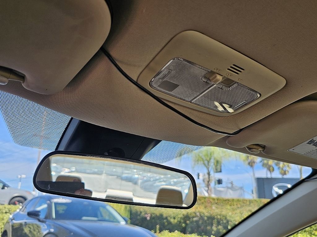 Used 2017 Toyota Corolla LE image 28