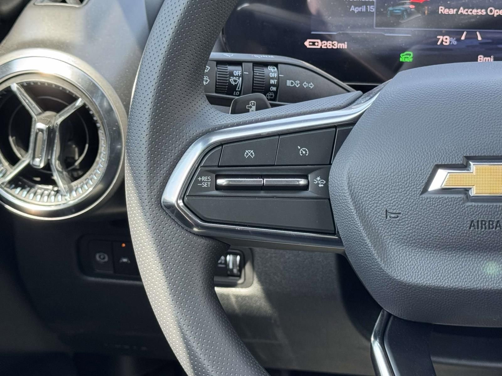 New 2026 Chevrolet Equinox EV LT image 17