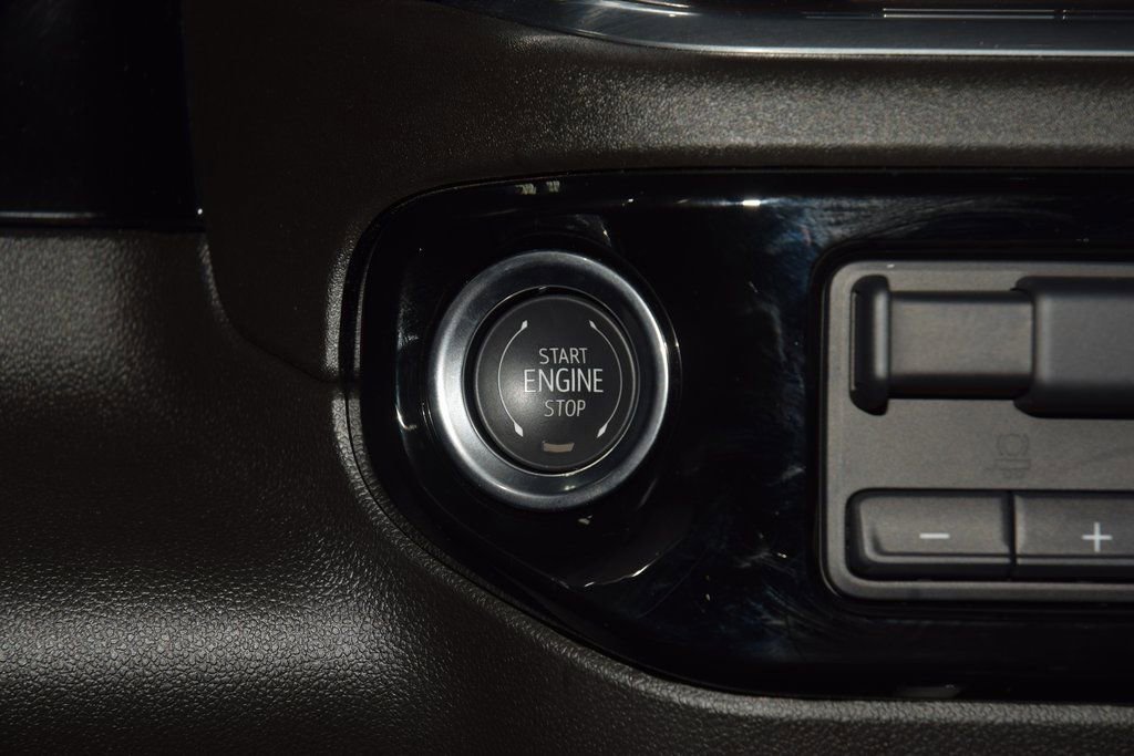 Used 2025 Chevrolet Silverado 1500 High Country w/ Midnight Edition image 33