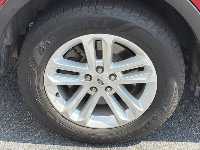 Used 2016 Ford Explorer XLT w/ Equipment Group 202A FWD image 19