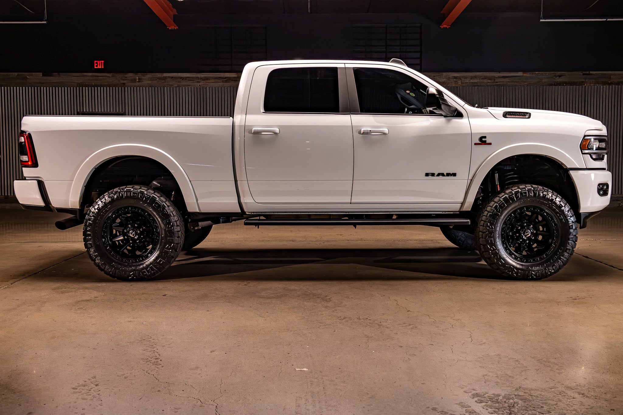 Used 2022 RAM 2500 Laramie w/ Night Edition image 11