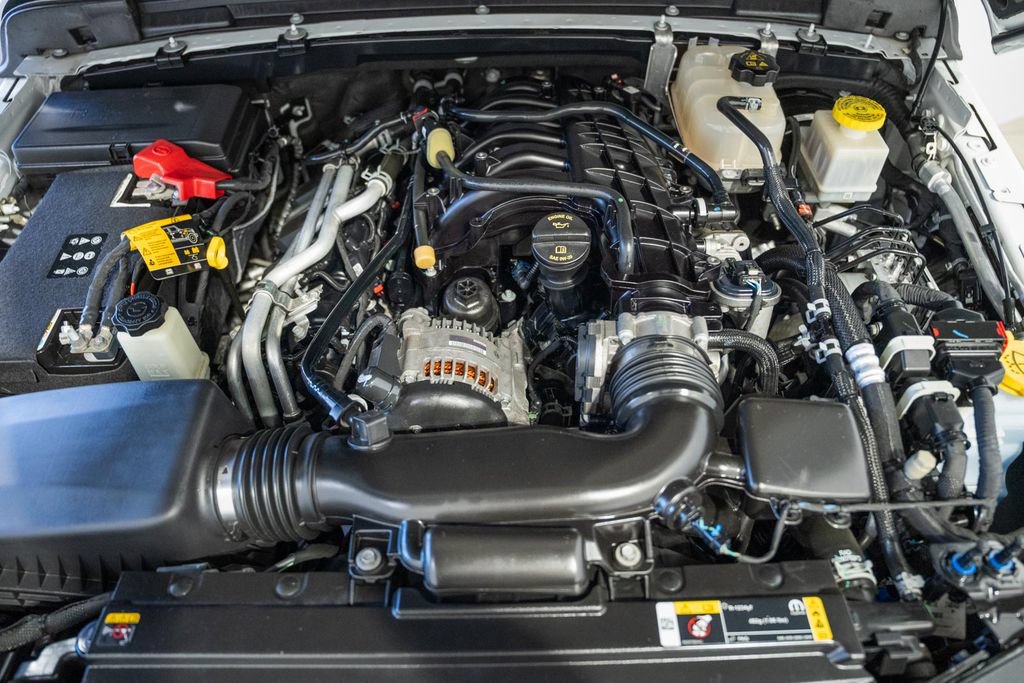 Certified 2022 Jeep Gladiator Sport AWD/4WD image 19