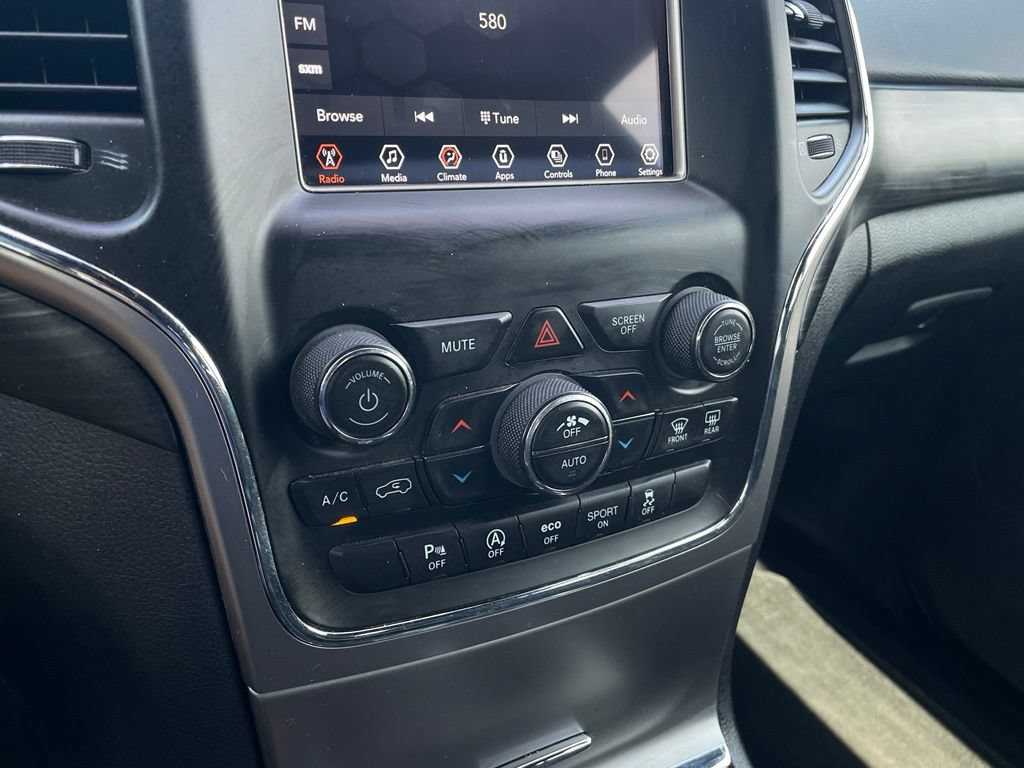 Used 2021 Jeep Grand Cherokee Laredo AWD/4WD image 18