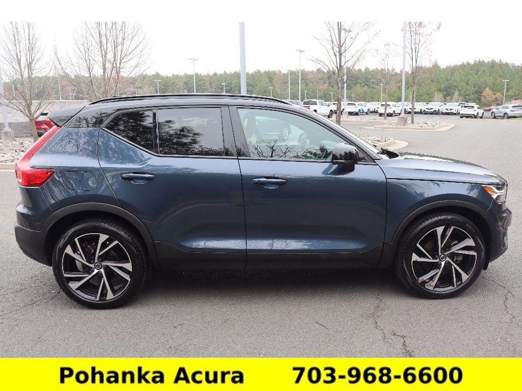 Used 2022 Volvo XC40 T5 R-Design w/ Advanced Package image 8