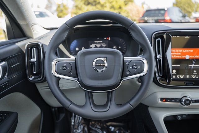 Used 2026 Volvo XC40 B5 Ultra w/ Protection Package Premier AWD/4WD image 27