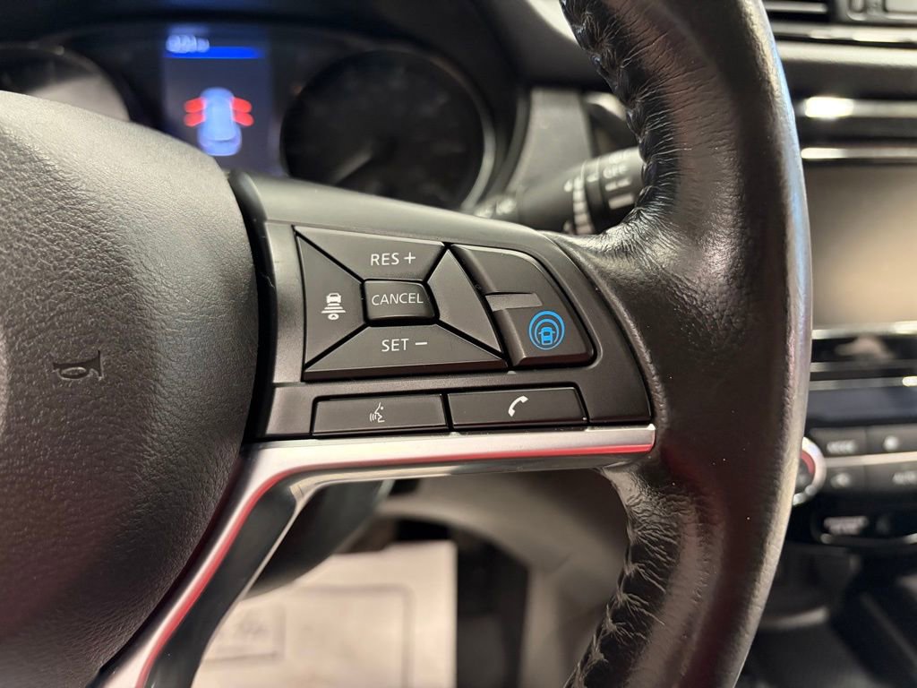 Used 2018 Nissan Rogue SL w/ Premium Package AWD/4WD image 14