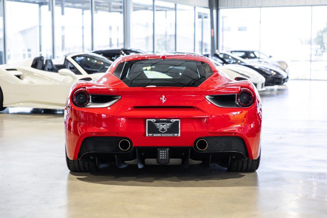Used 2016 Ferrari 488 GTB RWD image 5