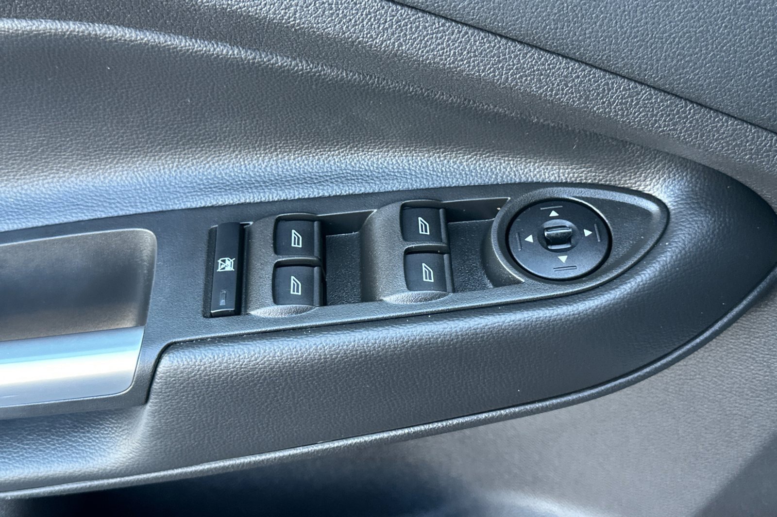 Used 2017 Ford Escape SE image 12