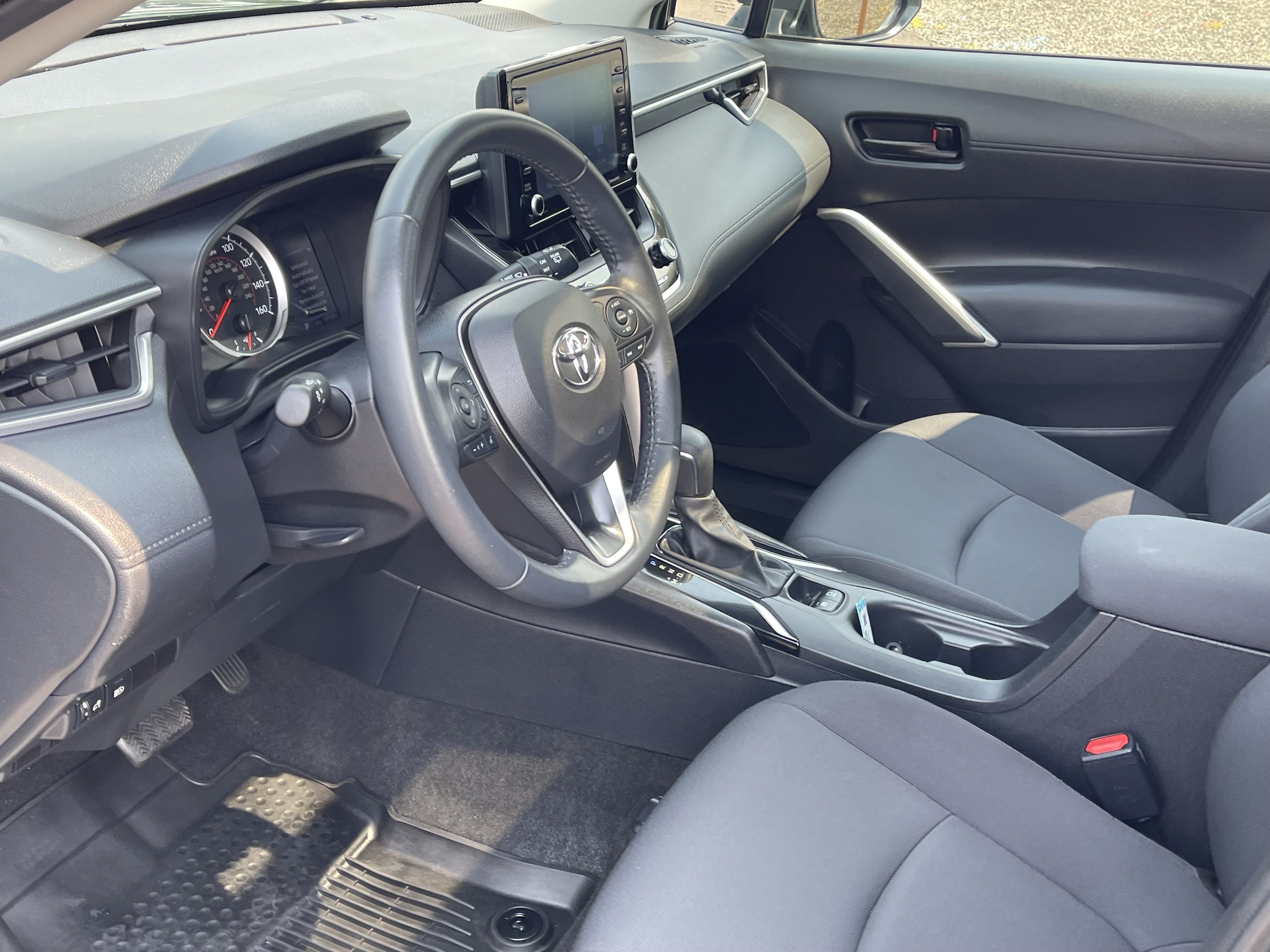Used 2022 Toyota Corolla Cross LE w/ Moonroof Package AWD/4WD image 11