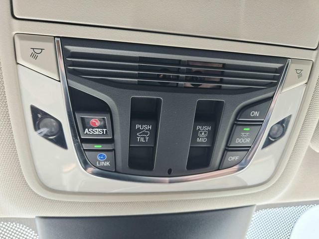 Used 2022 Acura MDX SH-AWD w/ Technology Package image 33