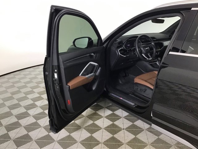 Used 2020 Audi Q3 2.0T Premium w/ Convenience Package image 10