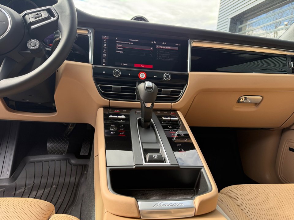 New 2026 Porsche Macan Turbo image 16