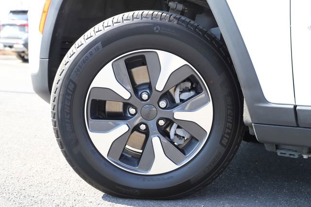 Used 2023 Jeep Grand Cherokee 4WD 4xe image 2