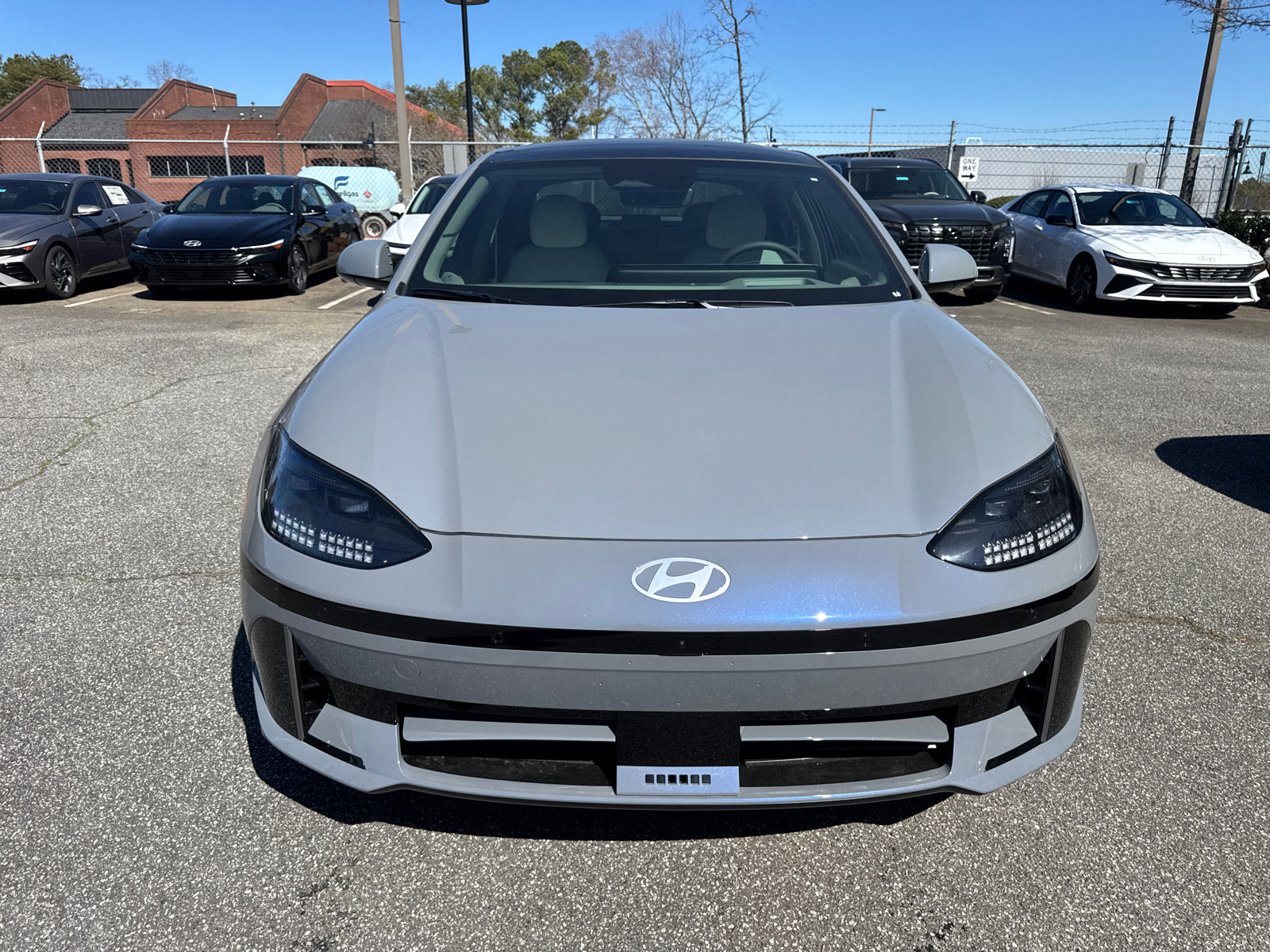 New 2025 Hyundai Ioniq 6 Limited image 3