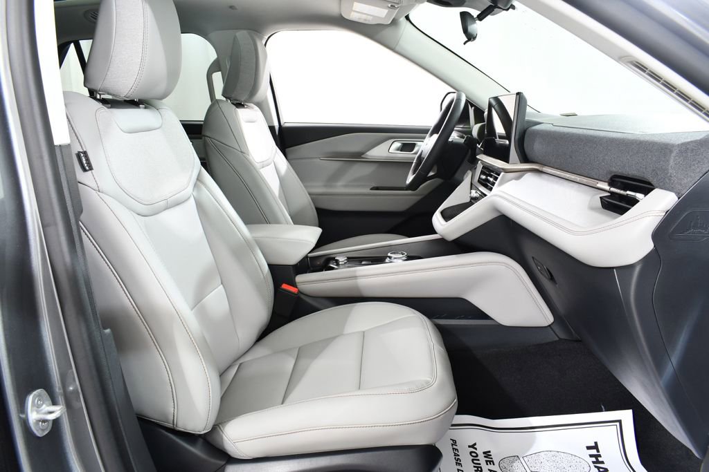New 2026 Ford Explorer Active w/ Active Comfort Package AWD/4WD image 10
