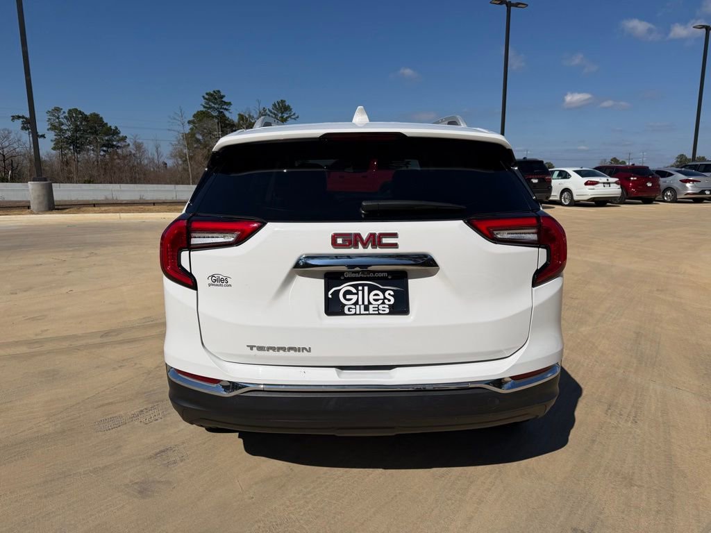 Used 2024 GMC Terrain SLT image 4