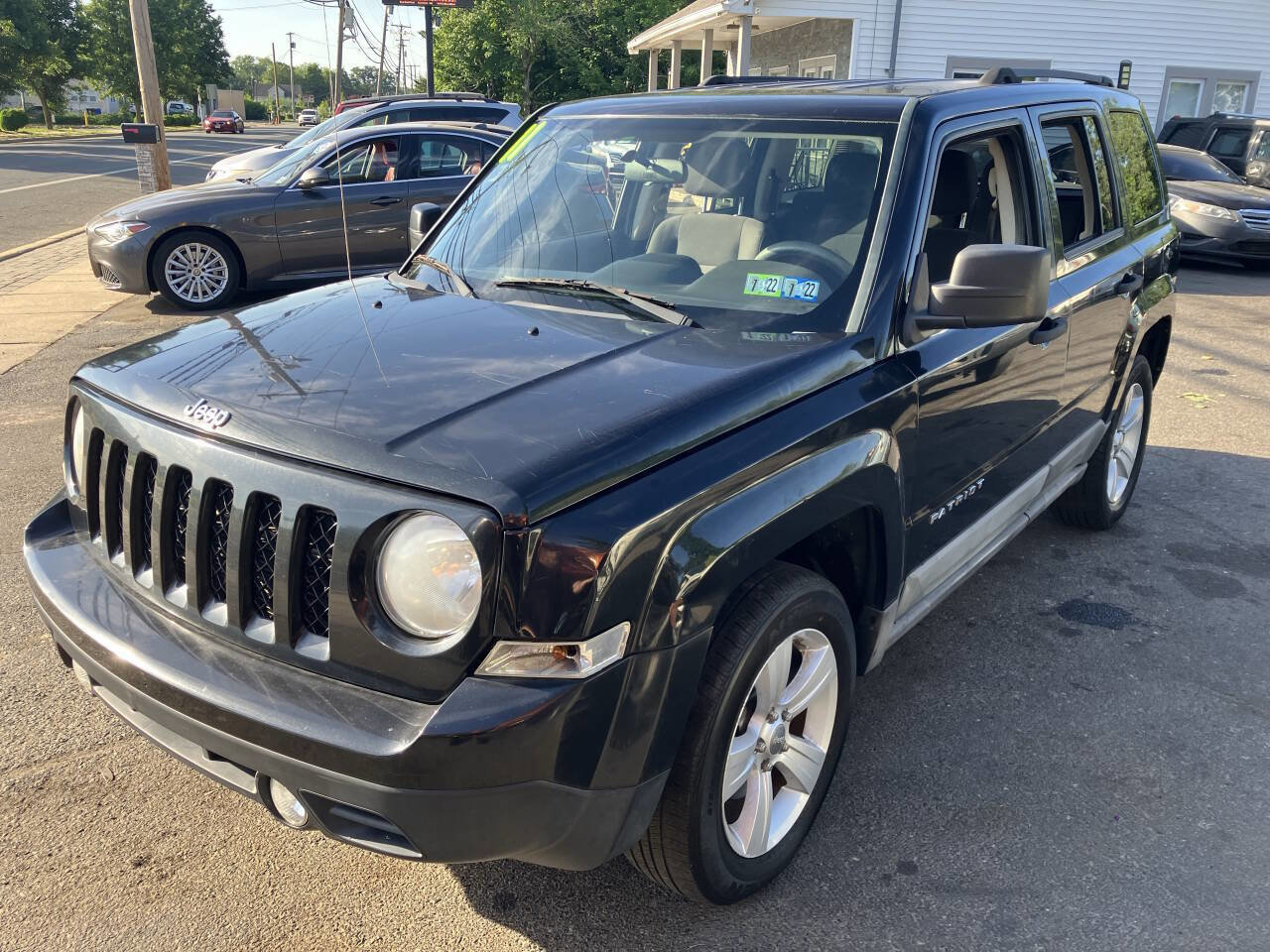 Used 2011 Jeep Patriot Sport w/ Tire & Wheel Group AWD/4WD image 3