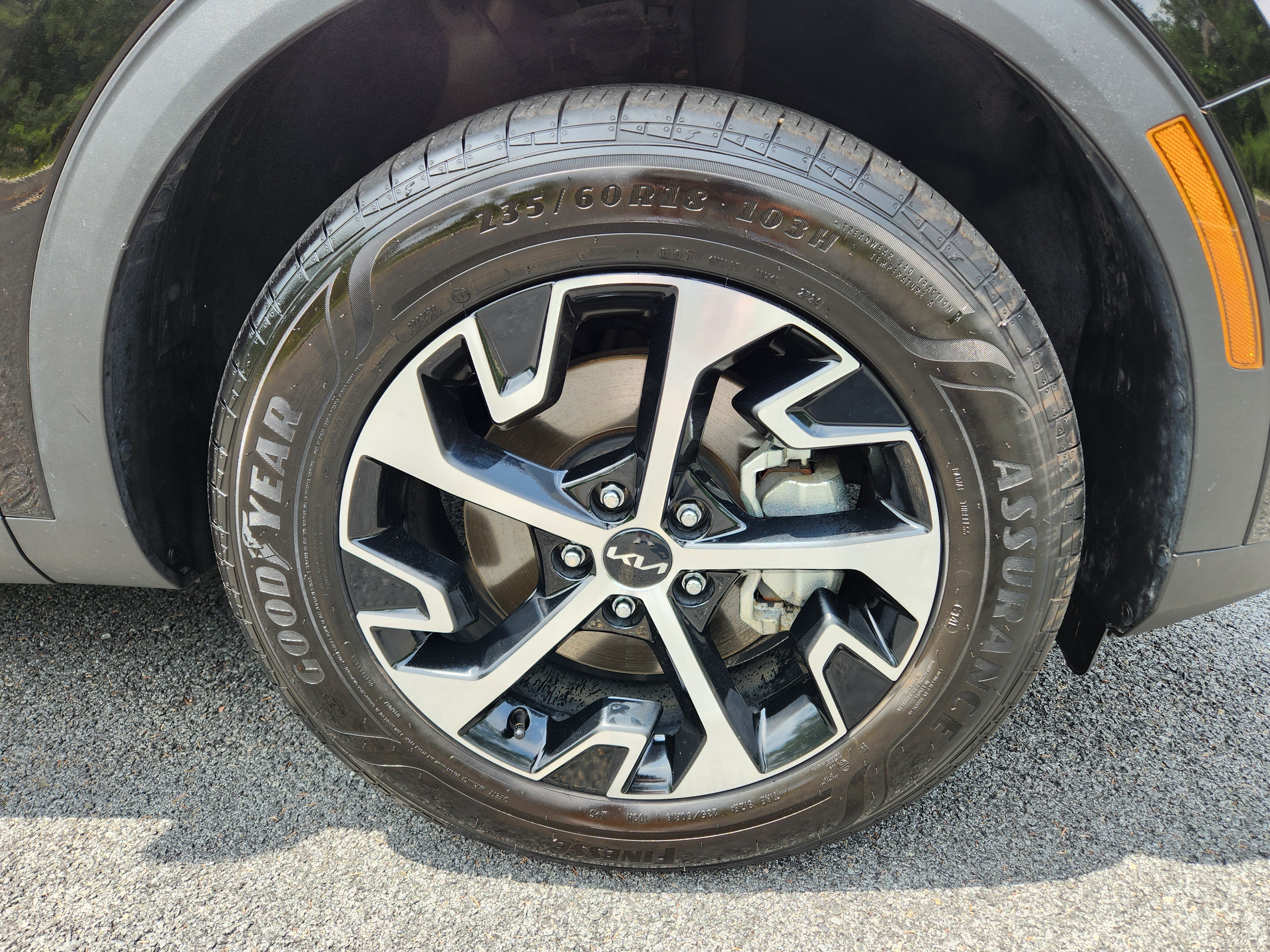 Used 2025 Kia Sportage EX AWD/4WD image 7