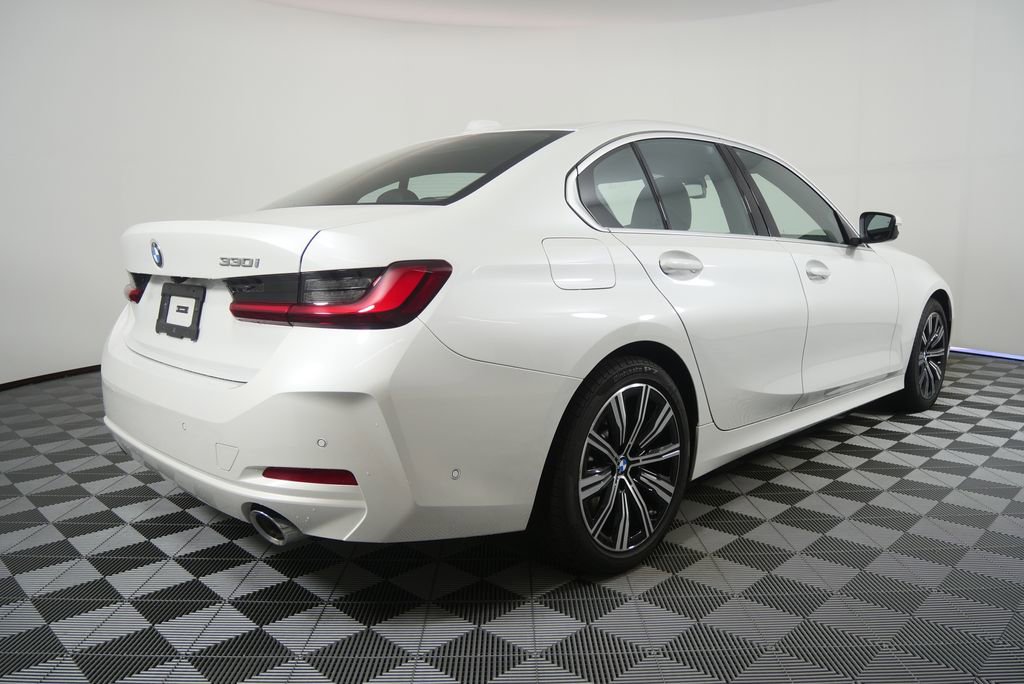 Certified 2025 BMW 330i Sedan w/ Premium Package RWD image 3