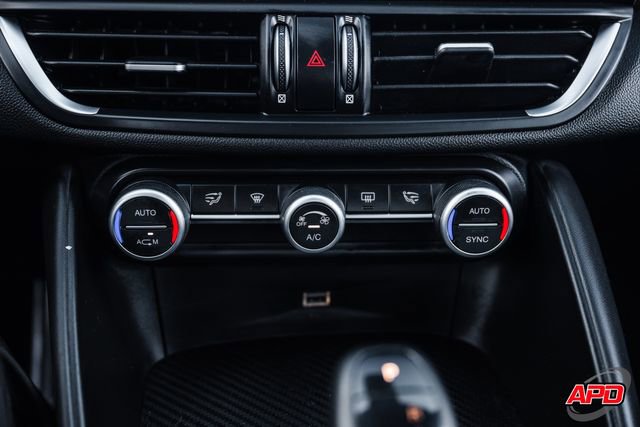 Used 2019 Alfa Romeo Giulia Quadrifoglio w/ Driver Assist Dynamic Package image 18