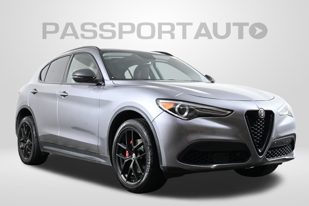 Used 2019 Alfa Romeo Stelvio Ti w/ Nero Edizione AWD/4WD image 3