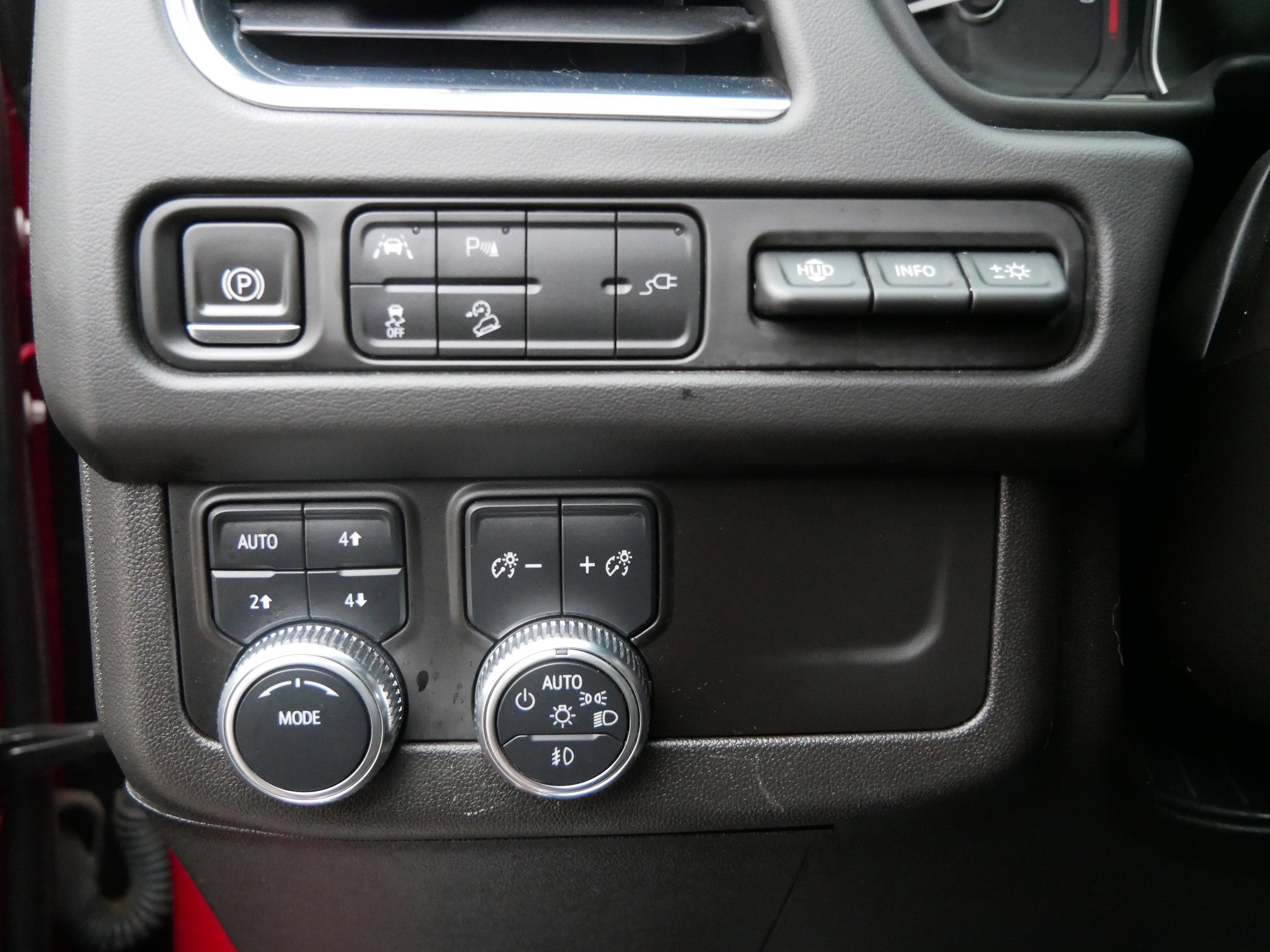 Used 2021 GMC Yukon XL AT4 w/ Rear Media and Nav Package AWD/4WD image 17