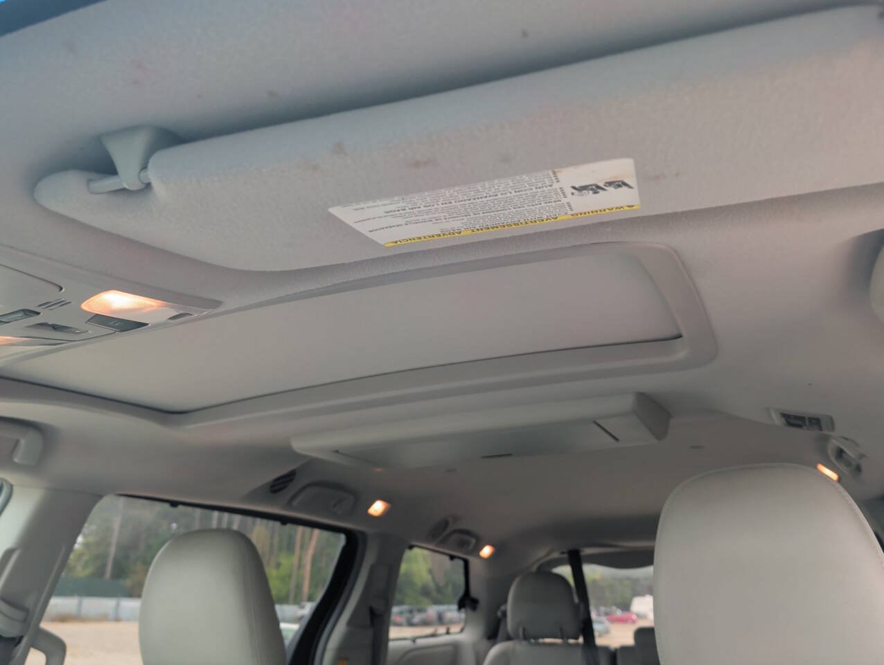 Used 2011 Toyota Sienna XLE w/ Entertainment Pkg FWD image 30