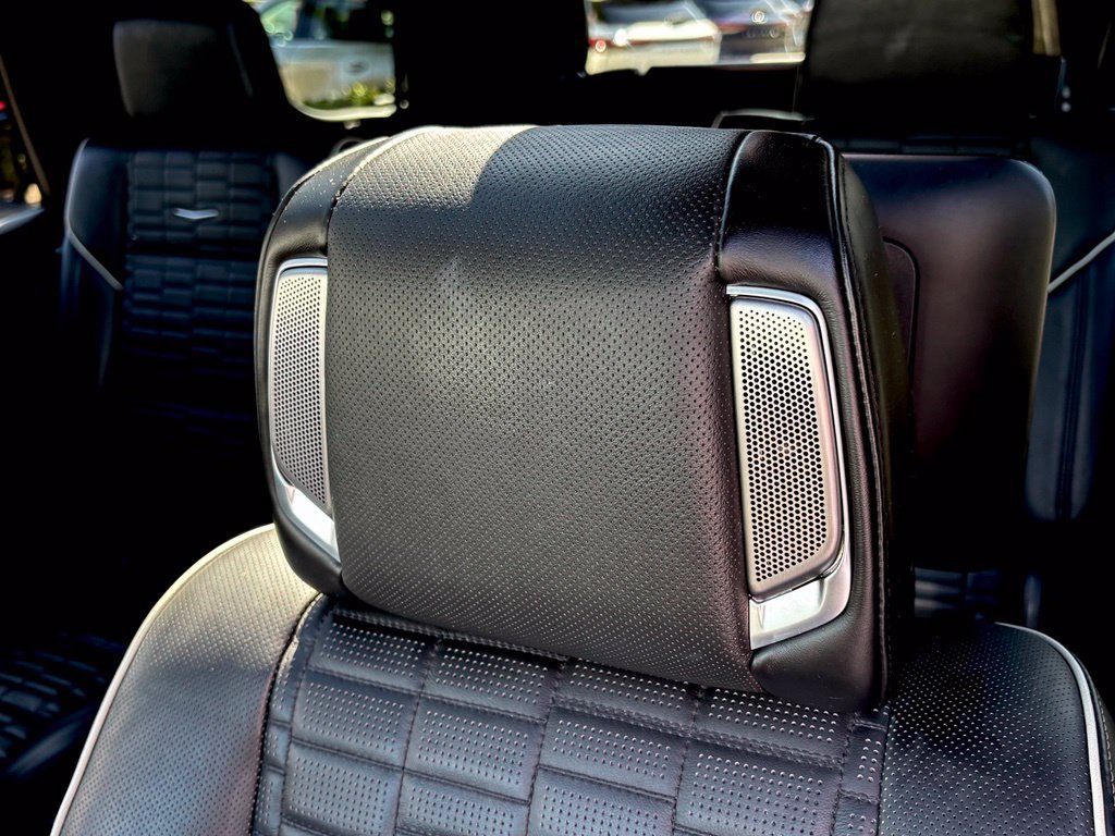 Used 2021 Cadillac Escalade Sport Platinum w/ LPO, ONYX Package AWD/4WD image 7