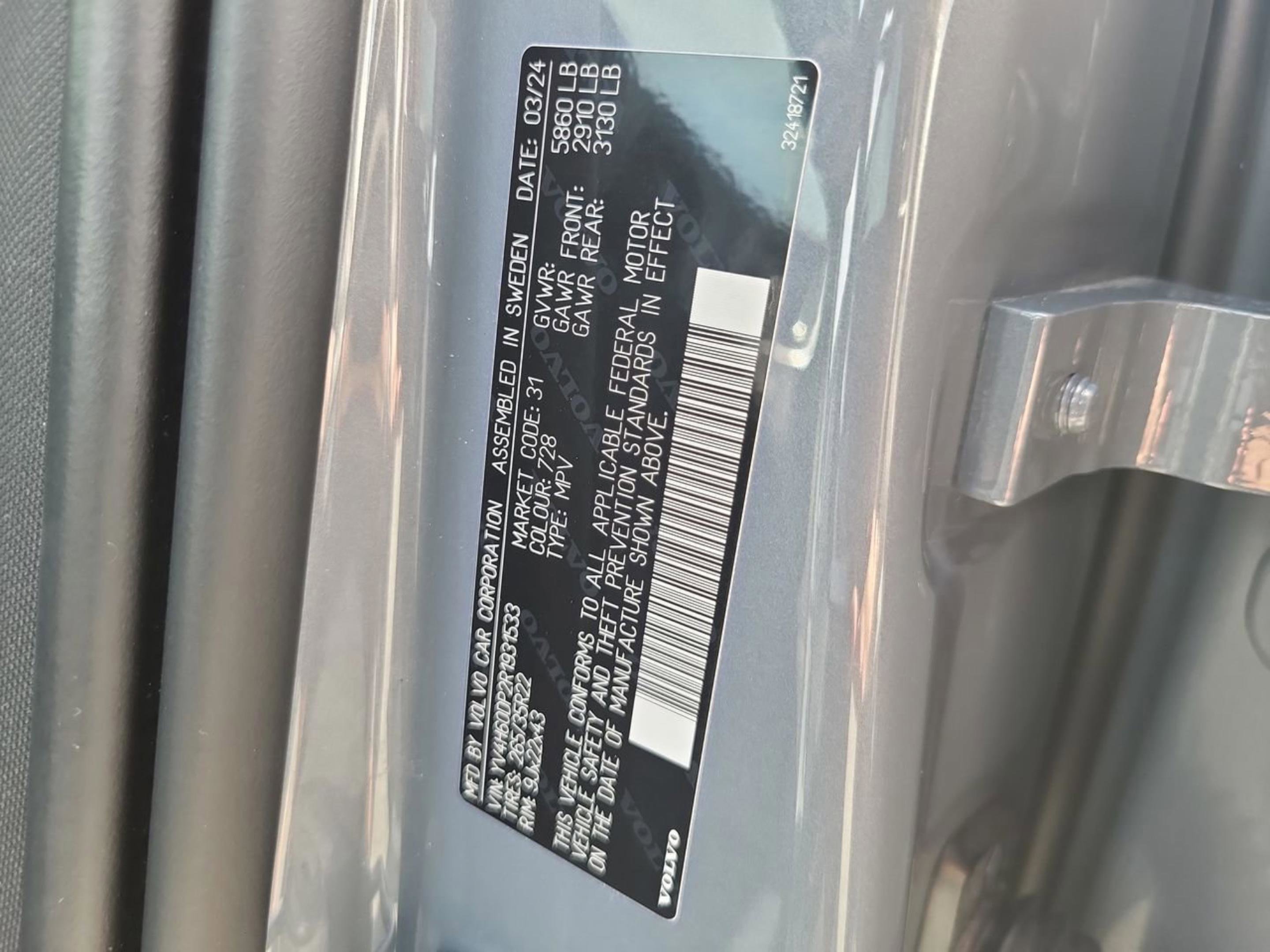 Used 2024 Volvo XC60 T8 Polestar w/ Protection Package Premier image 33