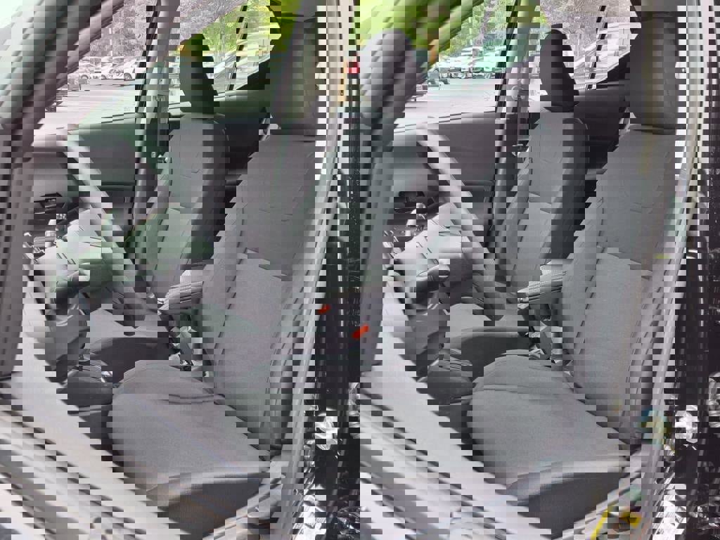 New 2025 Nissan Kicks Play S image 5