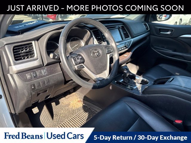 Used 2019 Toyota Highlander XLE AWD/4WD image 17