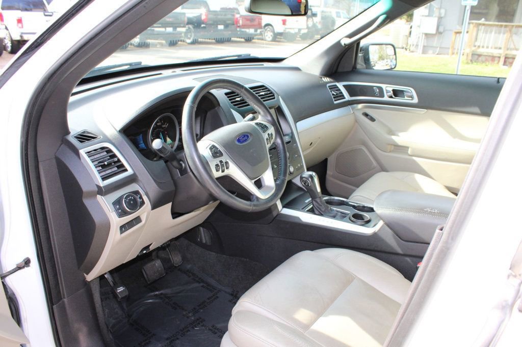 Used 2015 Ford Explorer XLT w/ Equipment Group 202A image 16