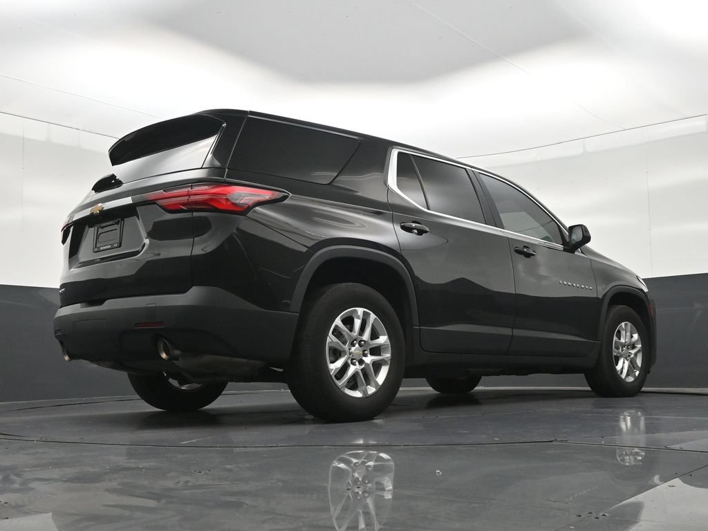 Used 2023 Chevrolet Traverse LS FWD image 28