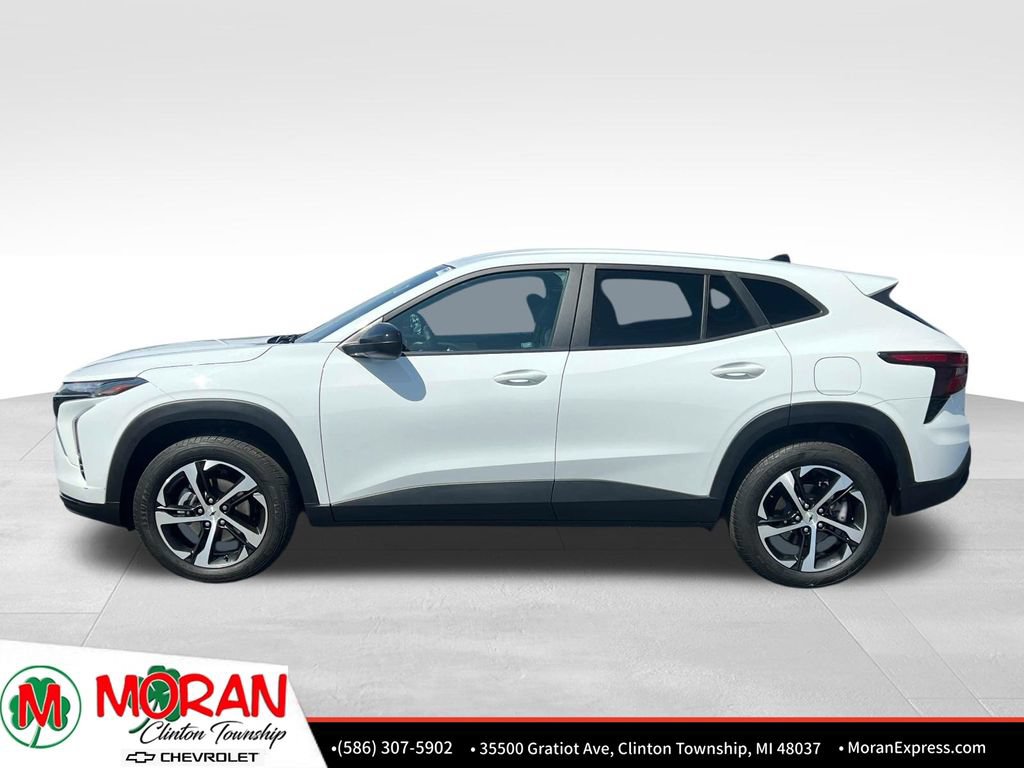Certified 2025 Chevrolet Trax RS w/ Driver Confidence Package FWD image 3