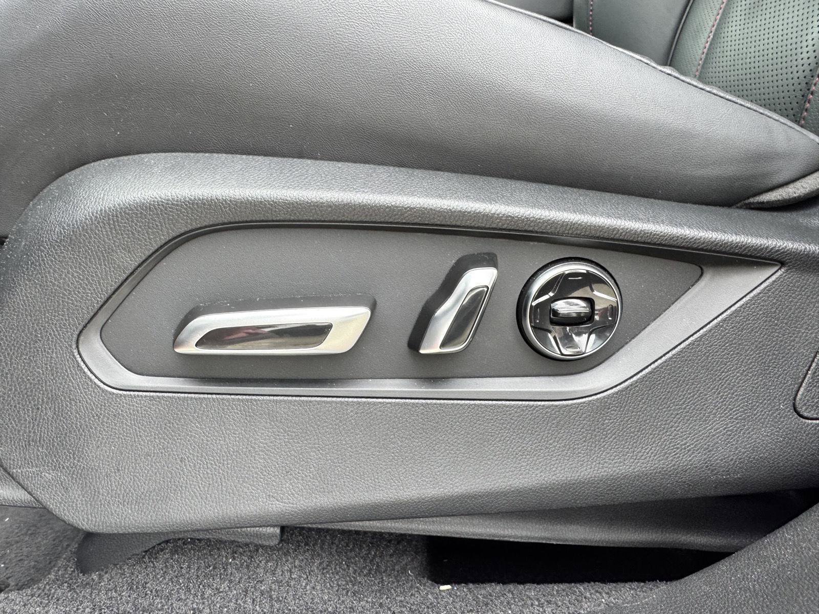Used 2025 Acura RDX A-Spec image 8