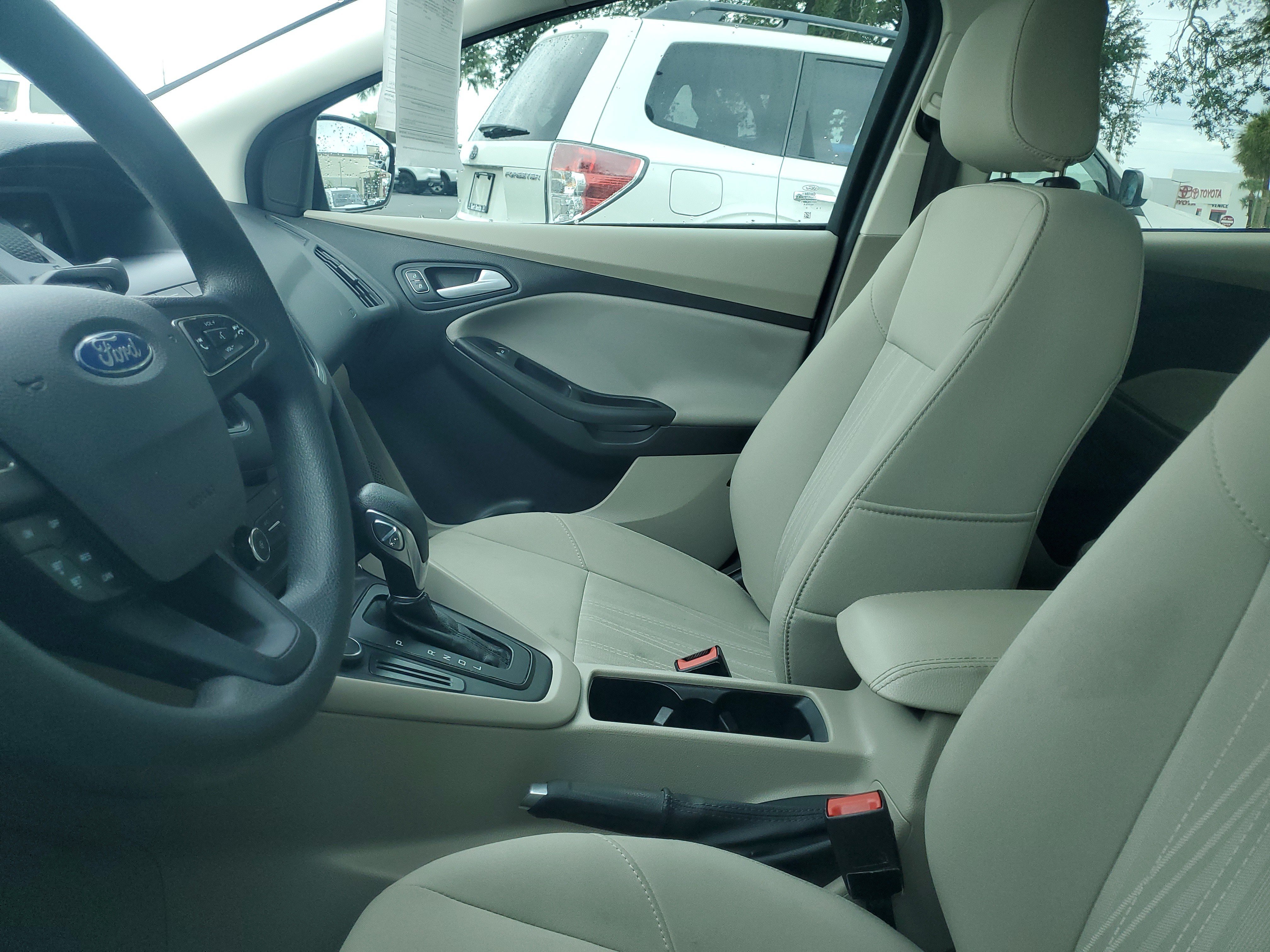 Used 2018 Ford Focus SE FWD image 12