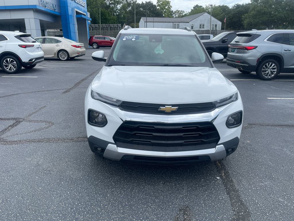 Used 2023 Chevrolet TrailBlazer LT FWD image 3