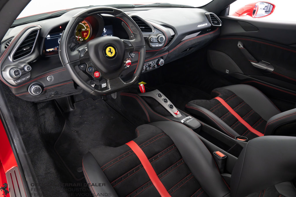 Certified 2017 Ferrari 488 GTB RWD image 4