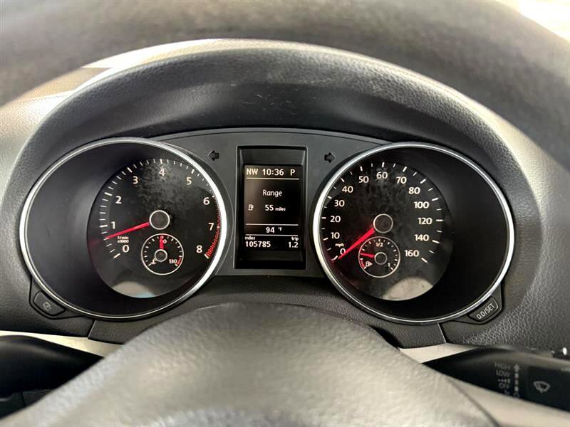 Used 2010 Volkswagen Golf 4-Door image 25