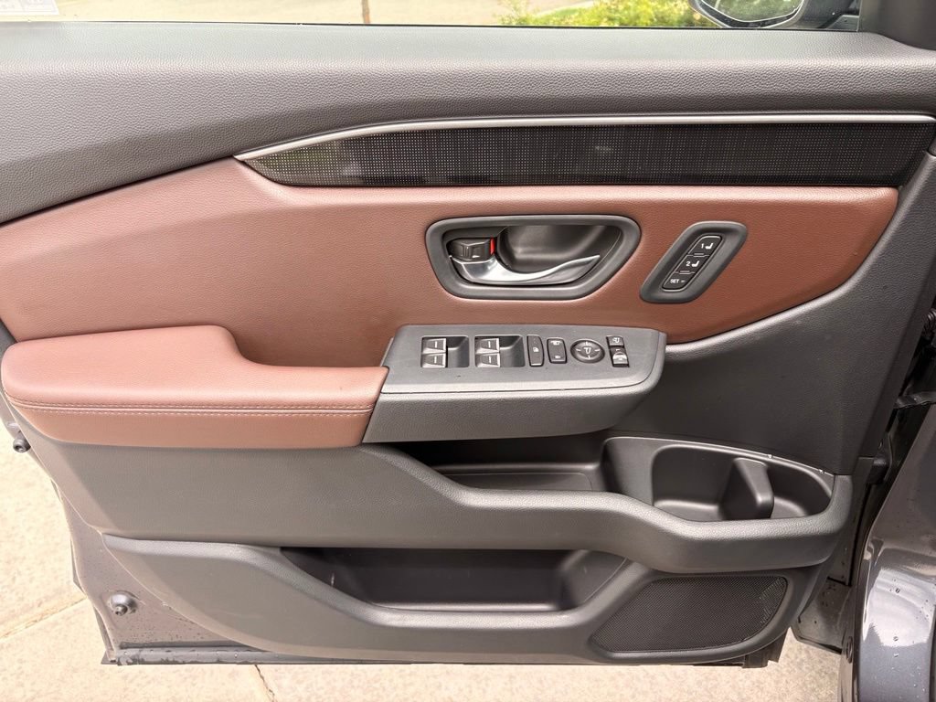 Used 2023 Honda Pilot Elite image 10