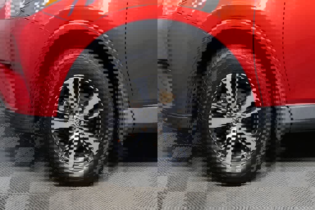 Used 2017 Toyota RAV4 XLE image 31