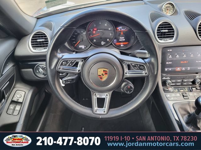 Used 2022 Porsche 718 Boxster RWD image 15