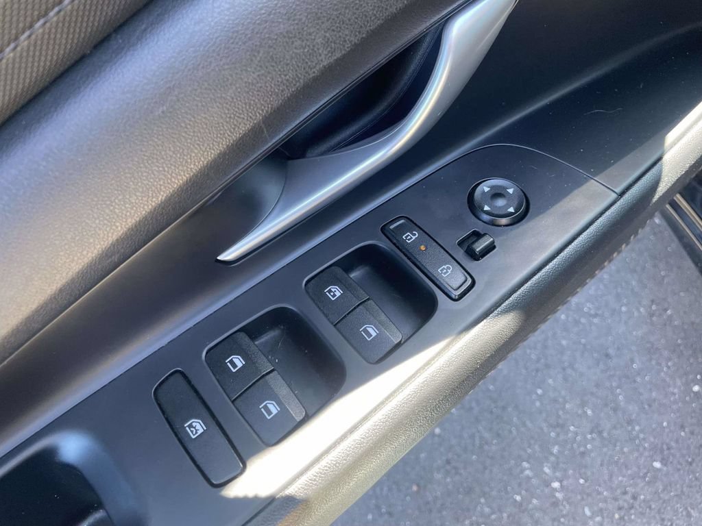 Used 2024 Hyundai Elantra SEL FWD image 15