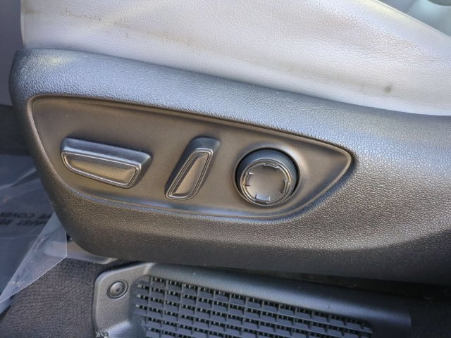 Used 2022 Toyota Sienna XLE AWD/4WD image 14