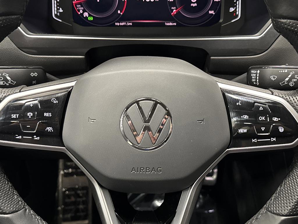 Used 2024 Volkswagen Tiguan SEL R-Line AWD/4WD image 17