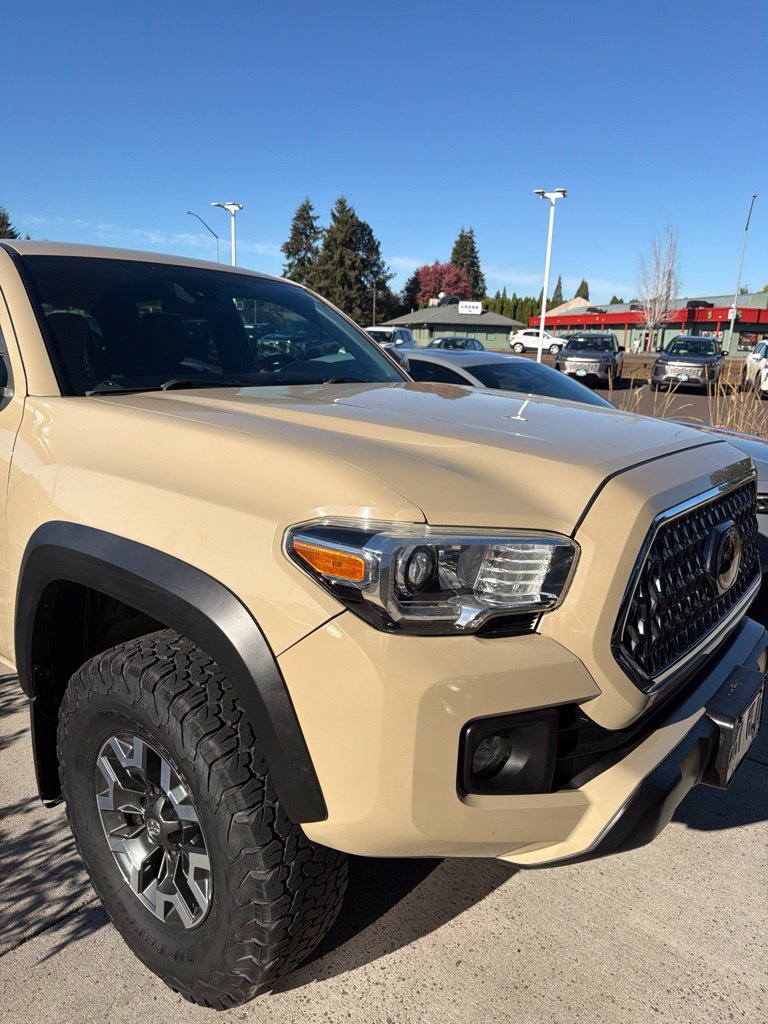 Certified 2019 Toyota Tacoma TRD Off-Road w/ Technology Package AWD/4WD image 2