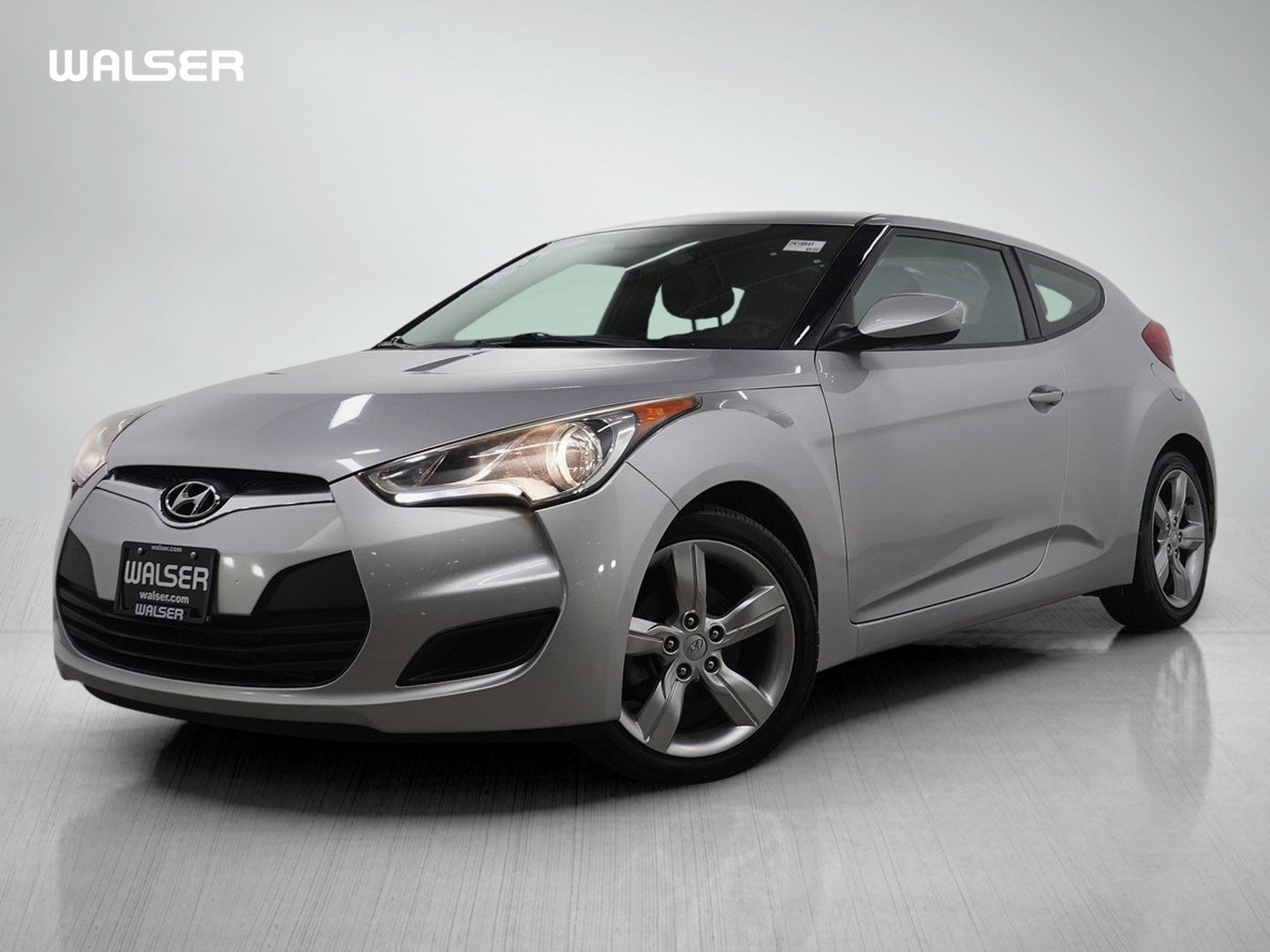 Used 2015 Hyundai Veloster image 1