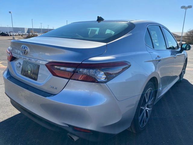 Used 2021 Toyota Camry XLE image 6